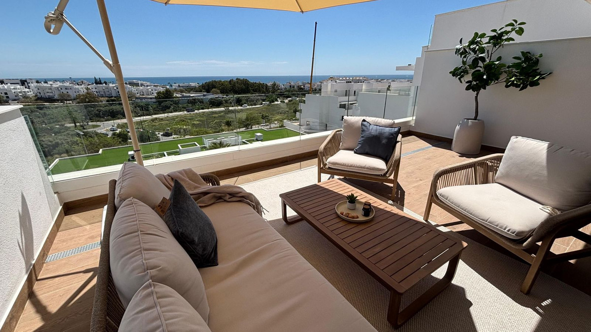 2 Bed Apartment for sale in Estepona Costa Del Sol, Málaga, Spain
