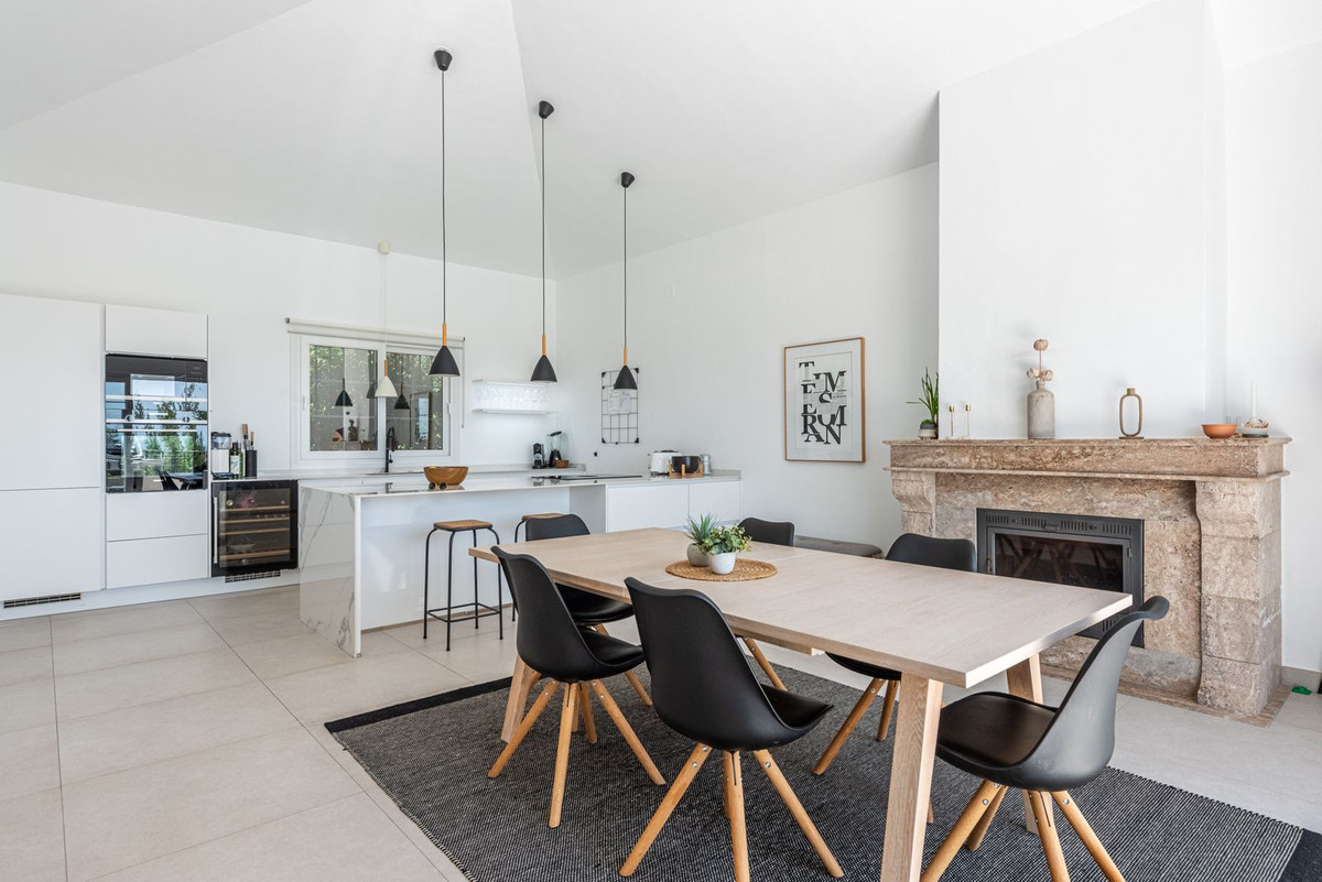 3 Bed Townhouse for sale in Nueva Andalucía Costa Del Sol, Málaga, Spain