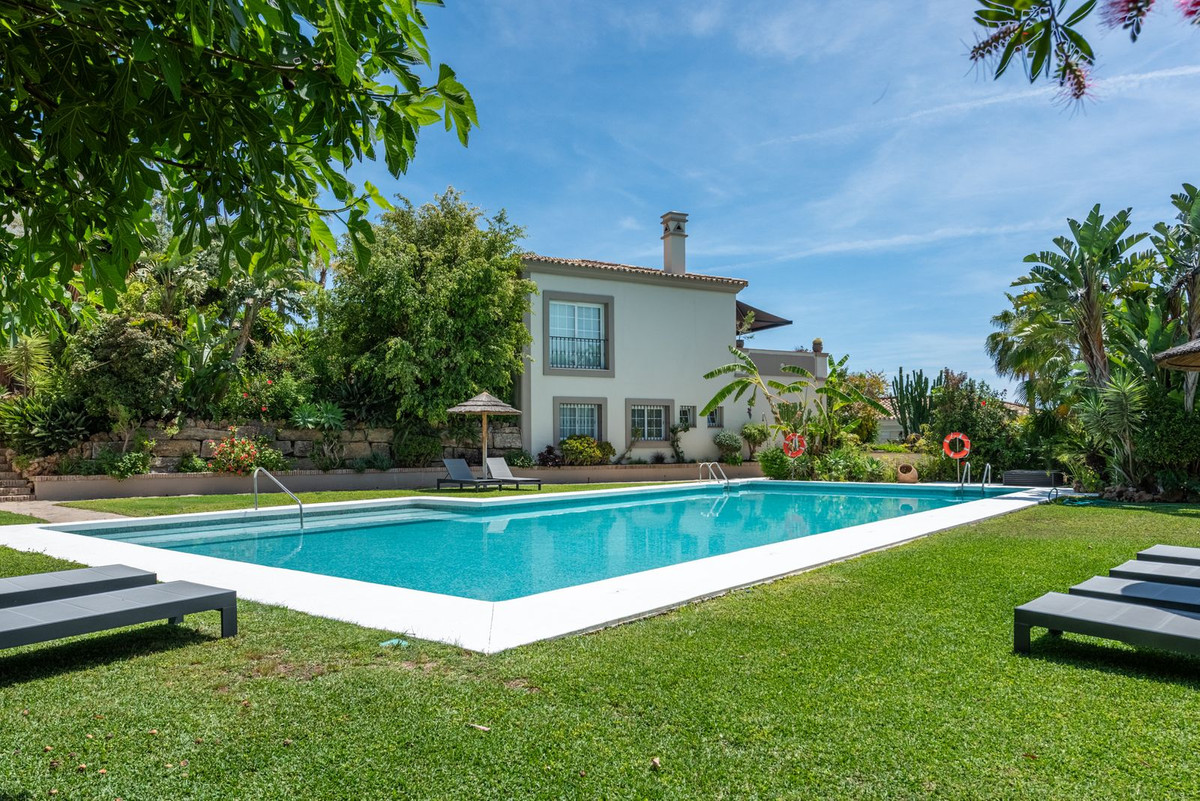 3 Bed Townhouse for sale in Nueva Andalucía Costa Del Sol, Málaga, Spain