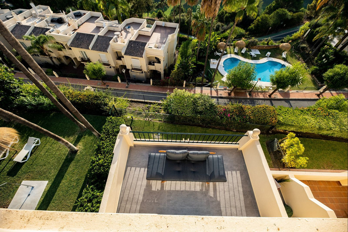 3 Bed Apartment for sale in La Quinta Costa Del Sol, Málaga, Spain