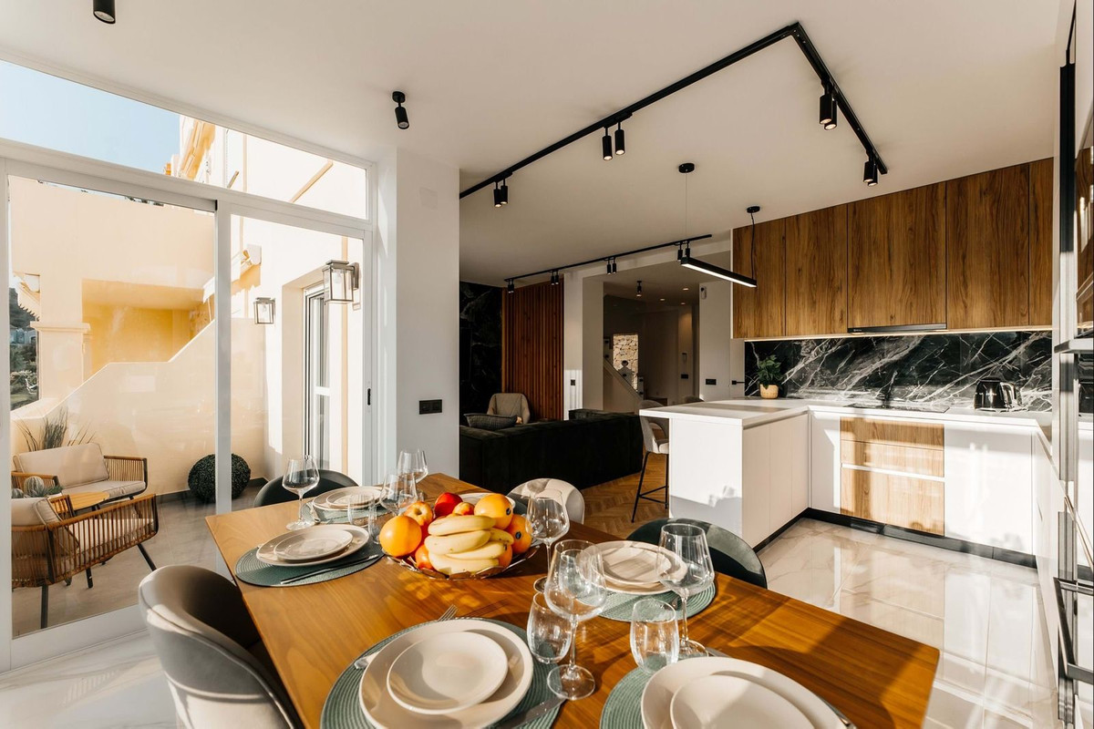 3 Bed Apartment for sale in La Quinta Costa Del Sol, Málaga, Spain