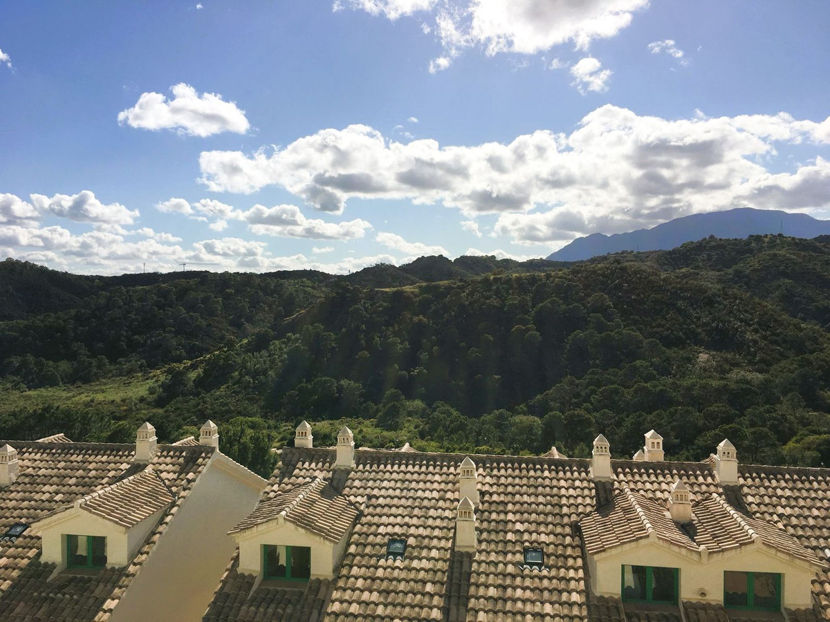 2 Bed Apartment for sale in Selwo Costa Del Sol, Málaga, Spain