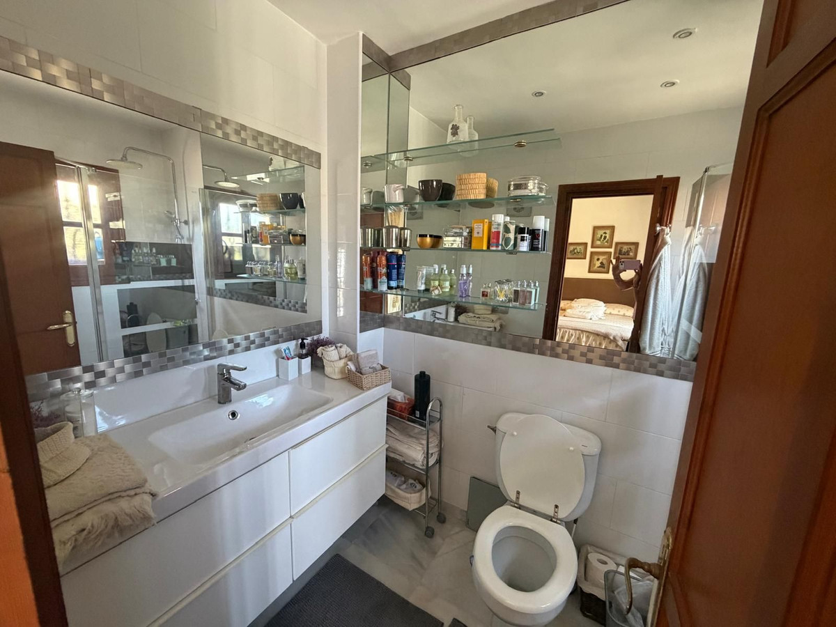 3 Bed Townhouse for sale in Nagüeles Costa Del Sol, Málaga, Spain