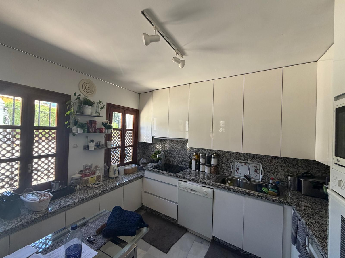 3 Bed Townhouse for sale in Nagüeles Costa Del Sol, Málaga, Spain