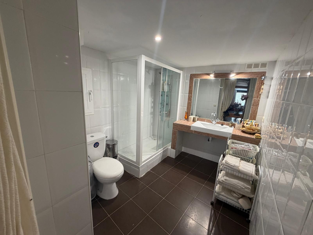 3 Bed Townhouse for sale in Nagüeles Costa Del Sol, Málaga, Spain