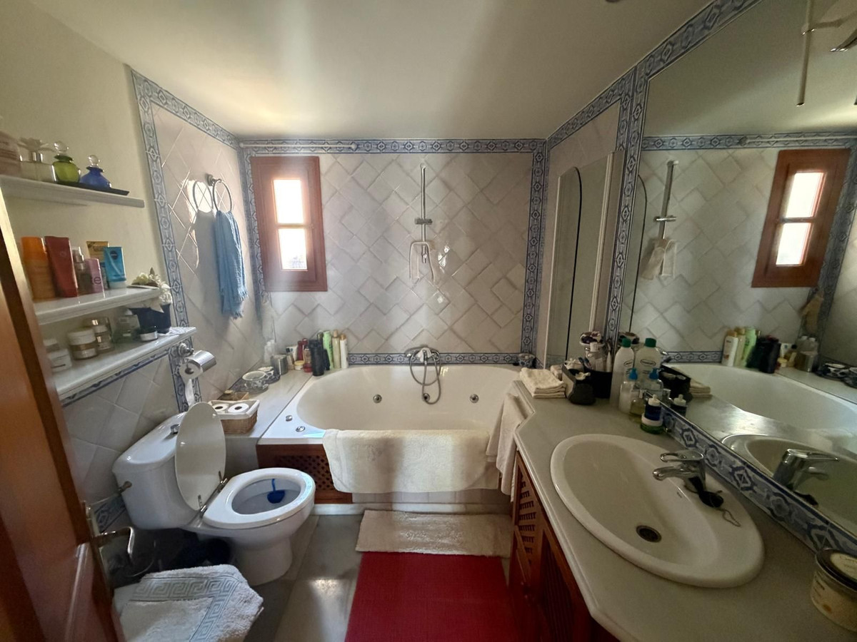 3 Bed Townhouse for sale in Nagüeles Costa Del Sol, Málaga, Spain