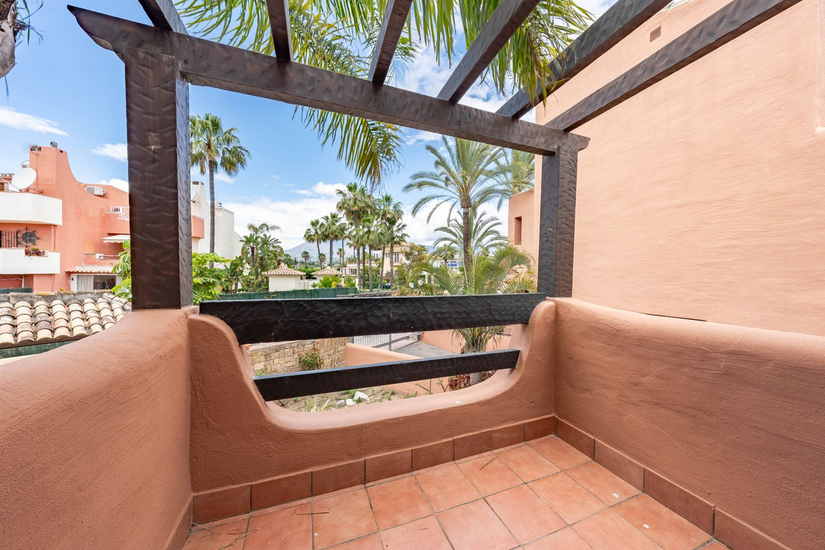 2 Bed Apartment for sale in Estepona Costa Del Sol, Málaga, Spain