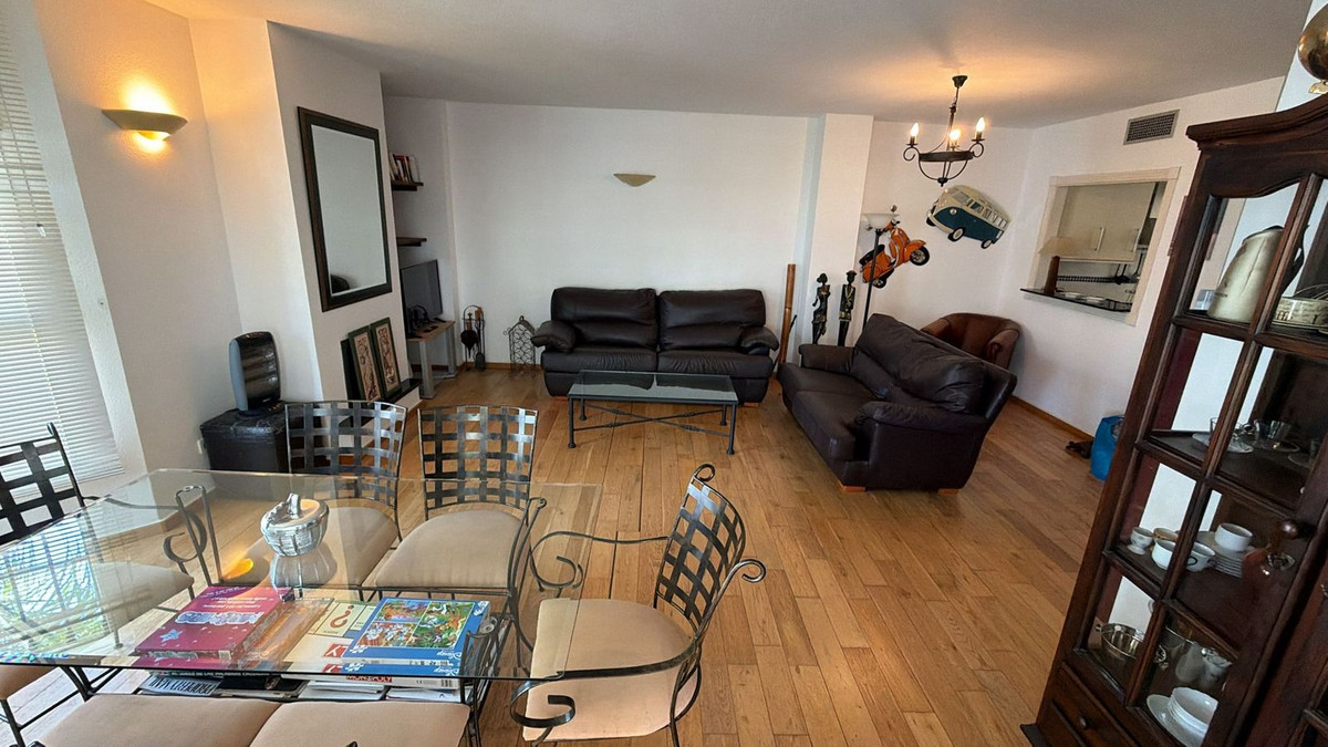 Se vende Apartamento Planta Media de 2 dormitorios en Costa Del Sol, Málaga, España