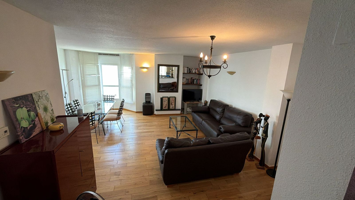 Se vende Apartamento Planta Media de 2 dormitorios en Costa Del Sol, Málaga, España