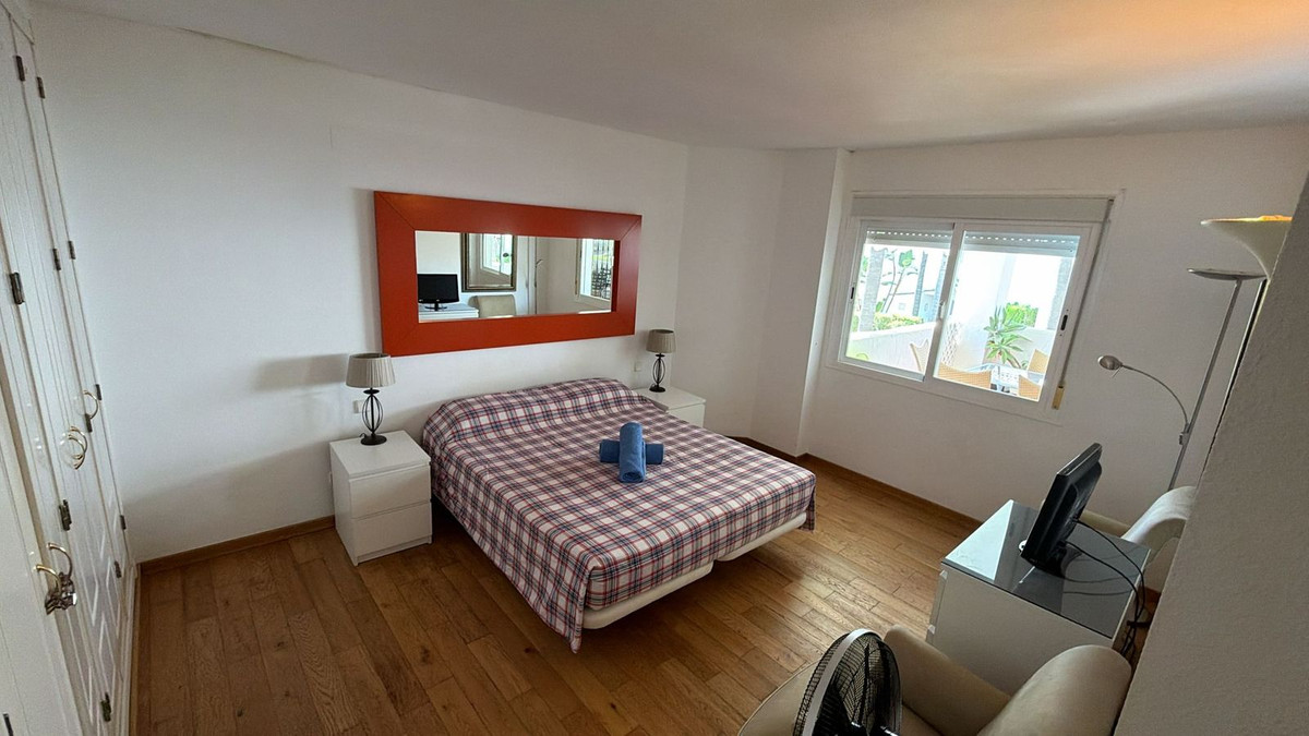 Se vende Apartamento Planta Media de 2 dormitorios en Costa Del Sol, Málaga, España
