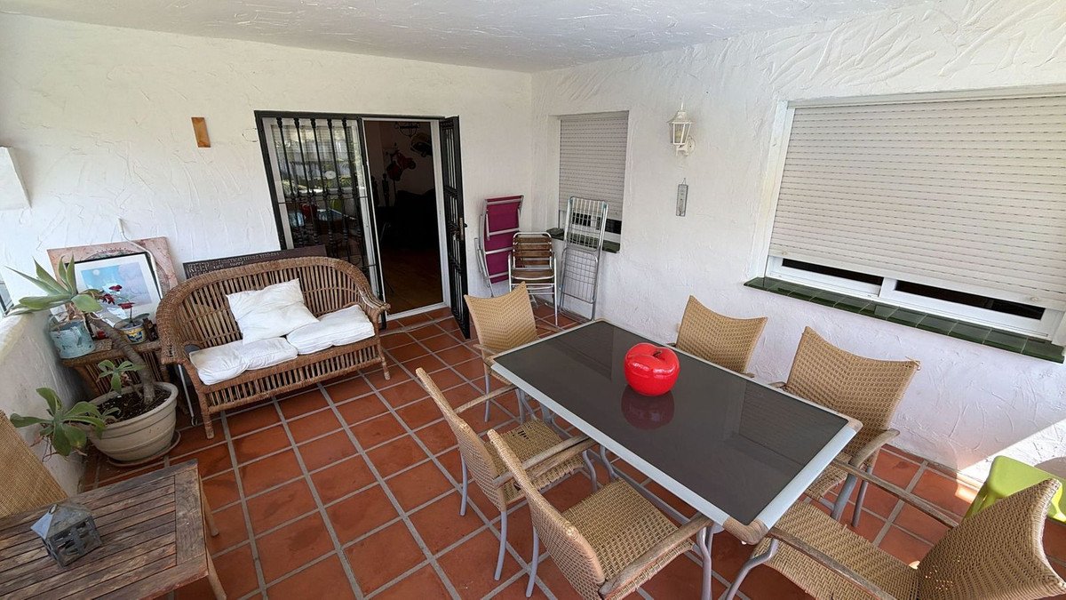 Se vende Apartamento Planta Media de 2 dormitorios en Costa Del Sol, Málaga, España
