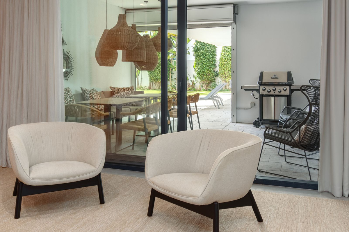 Se vende Villa - Chalet de 5 dormitorios en Costa Del Sol, Málaga, España