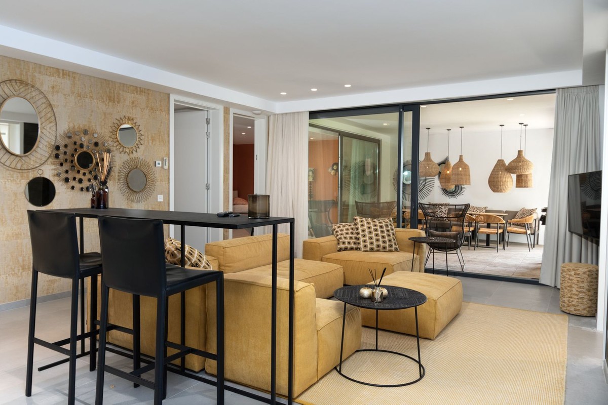 Se vende Villa - Chalet de 5 dormitorios en Costa Del Sol, Málaga, España