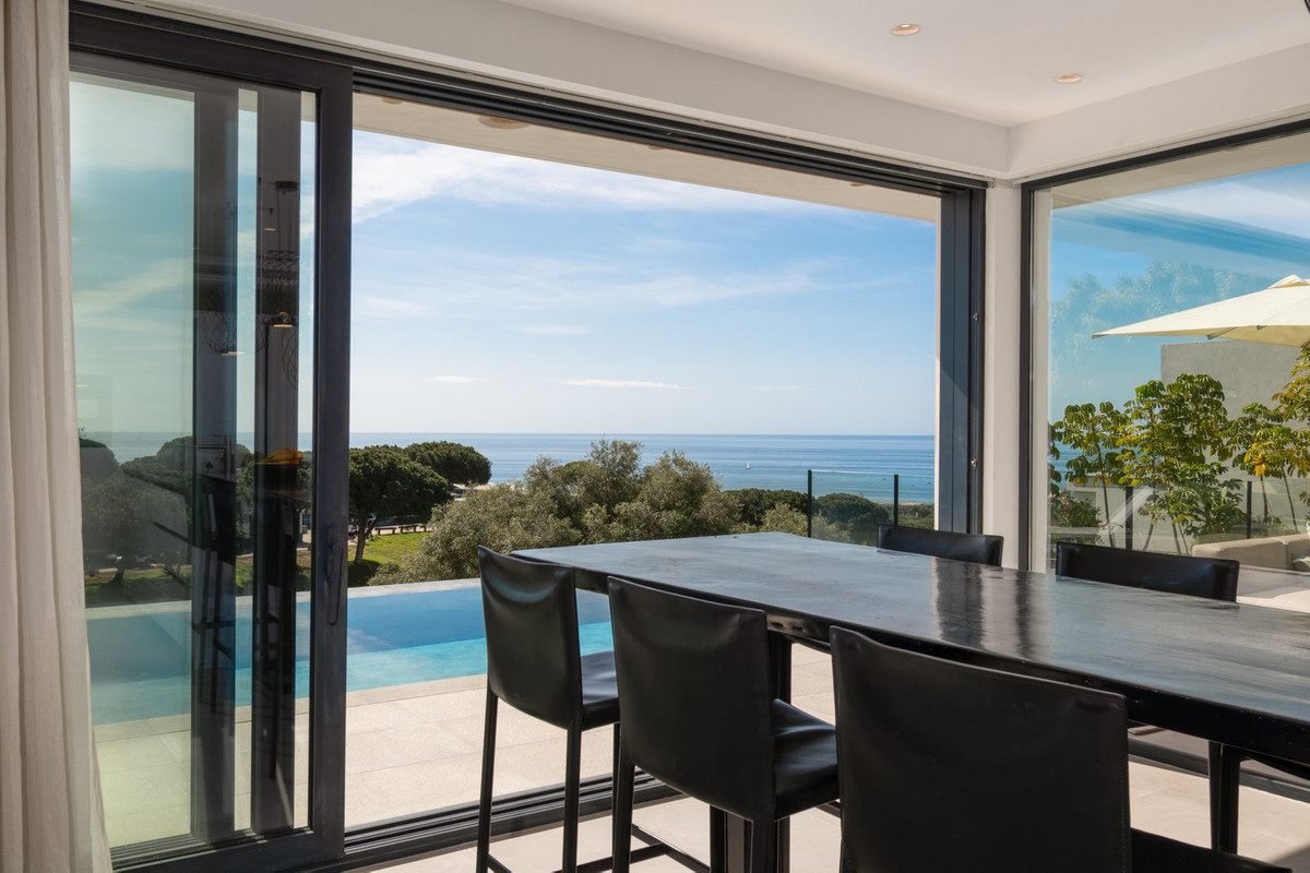 Se vende Villa - Chalet de 5 dormitorios en Costa Del Sol, Málaga, España