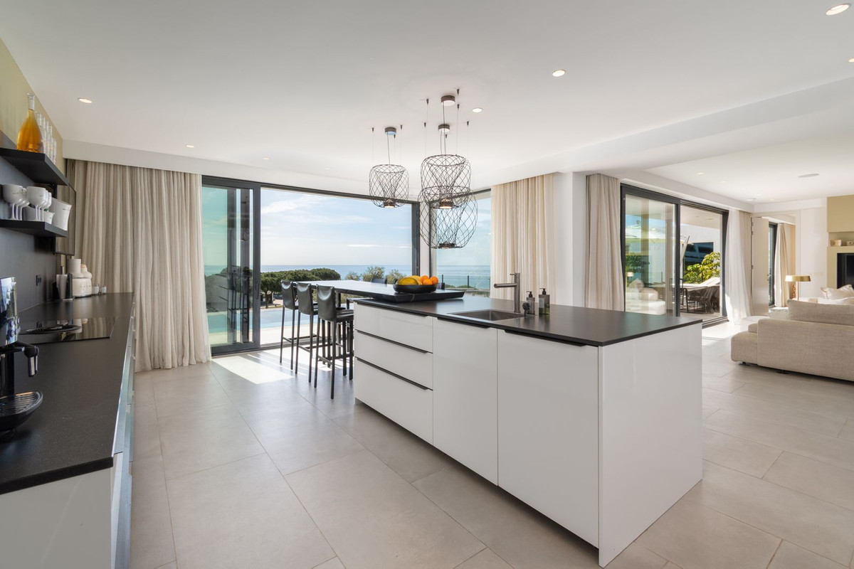 Se vende Villa - Chalet de 5 dormitorios en Costa Del Sol, Málaga, España