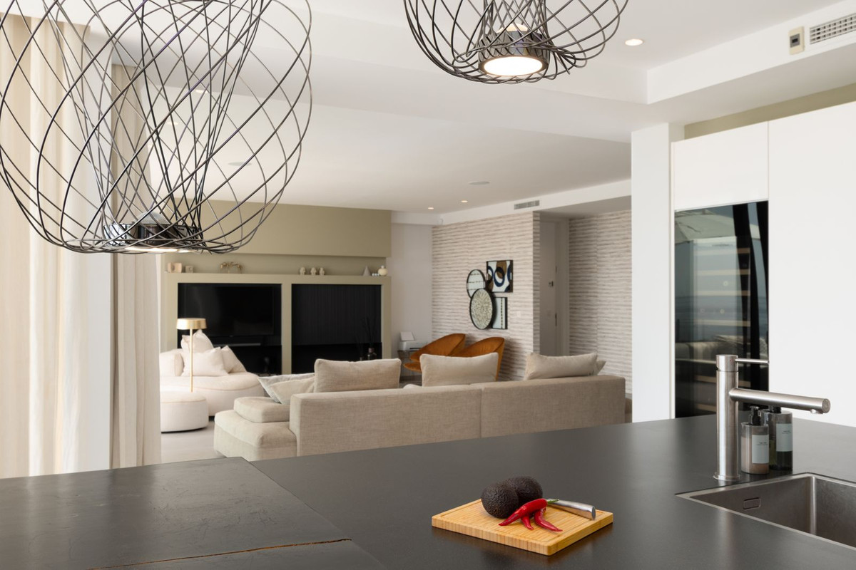 Se vende Villa - Chalet de 5 dormitorios en Costa Del Sol, Málaga, España