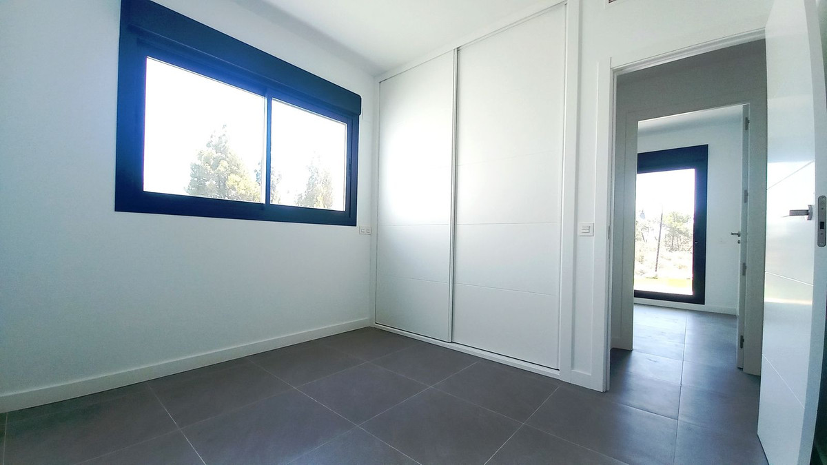 Se vende Apartamento Planta Baja de 2 dormitorios en Costa Del Sol, Málaga, España