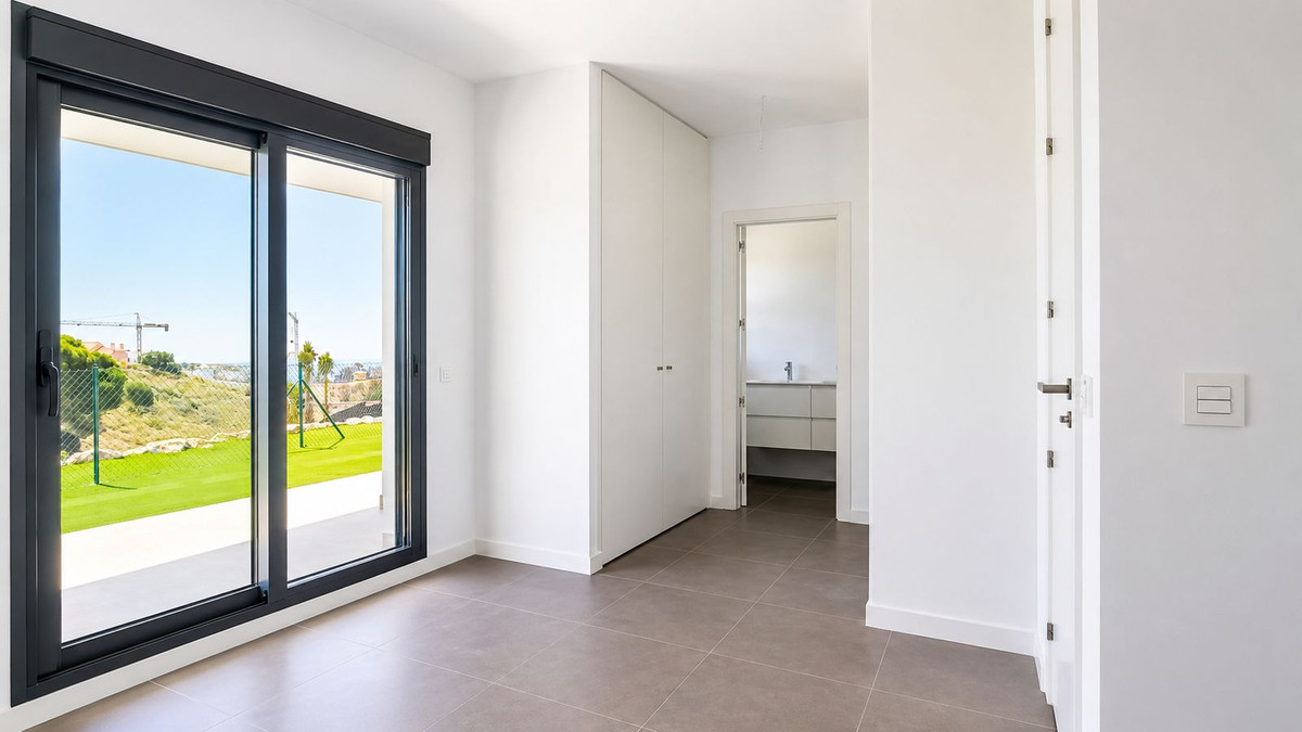 Se vende Apartamento Planta Baja de 2 dormitorios en Costa Del Sol, Málaga, España
