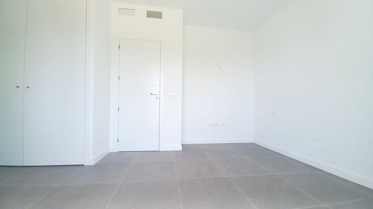 Se vende Apartamento Planta Baja de 2 dormitorios en Costa Del Sol, Málaga, España