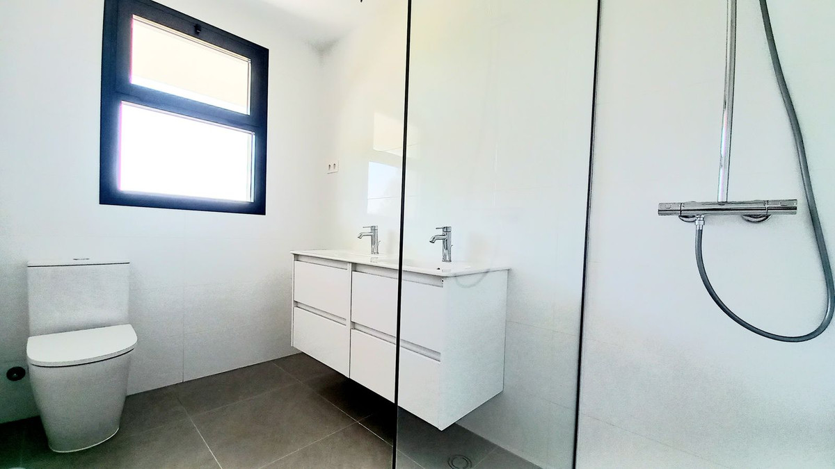 Se vende Apartamento Planta Baja de 2 dormitorios en Costa Del Sol, Málaga, España