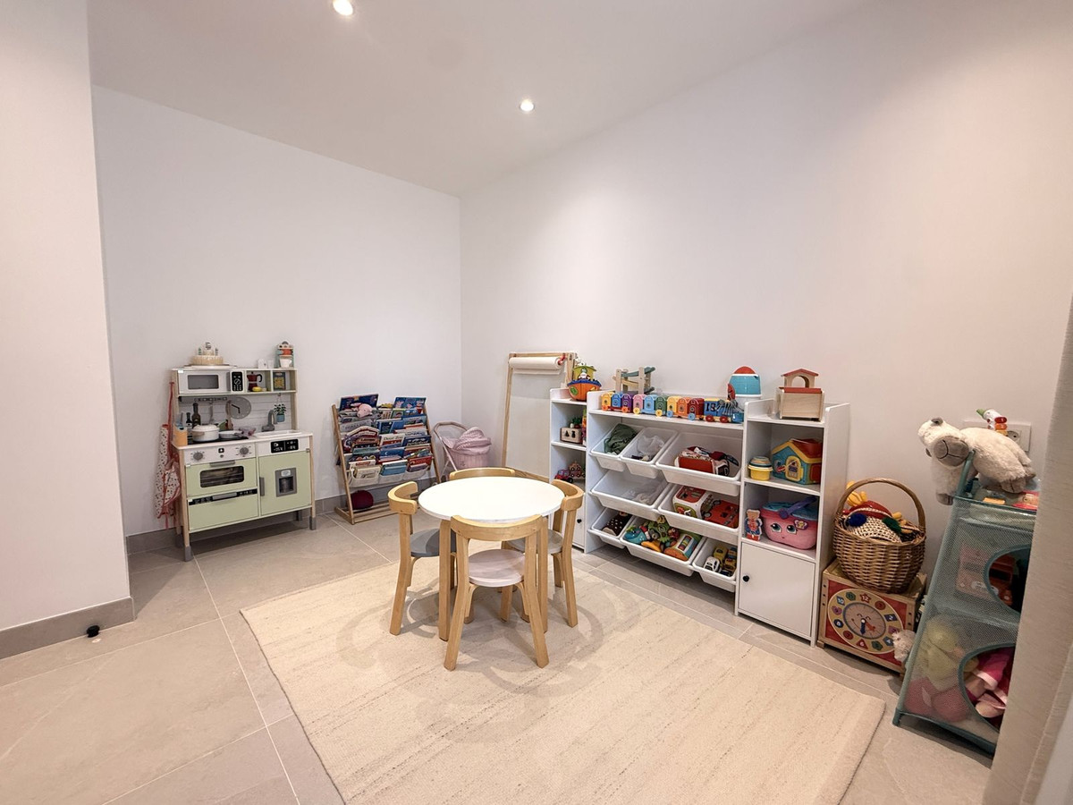 4 Bed Townhouse for sale in Estepona Costa Del Sol, Málaga, Spain