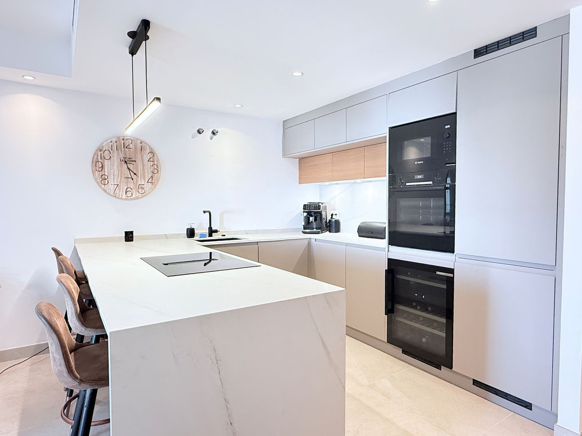 4 Bed Townhouse for sale in Estepona Costa Del Sol, Málaga, Spain