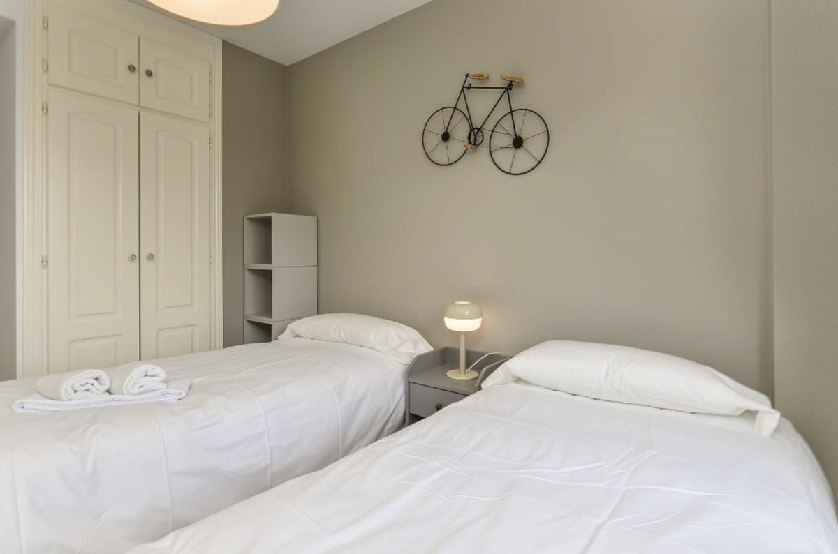 2 Bed Apartment for sale in La Duquesa Costa Del Sol, Málaga, Spain