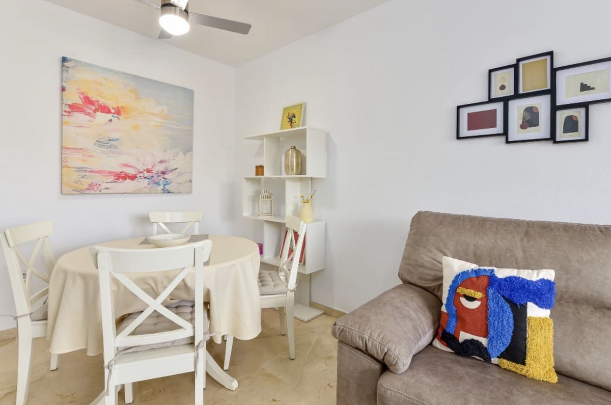 2 Bed Apartment for sale in La Duquesa Costa Del Sol, Málaga, Spain