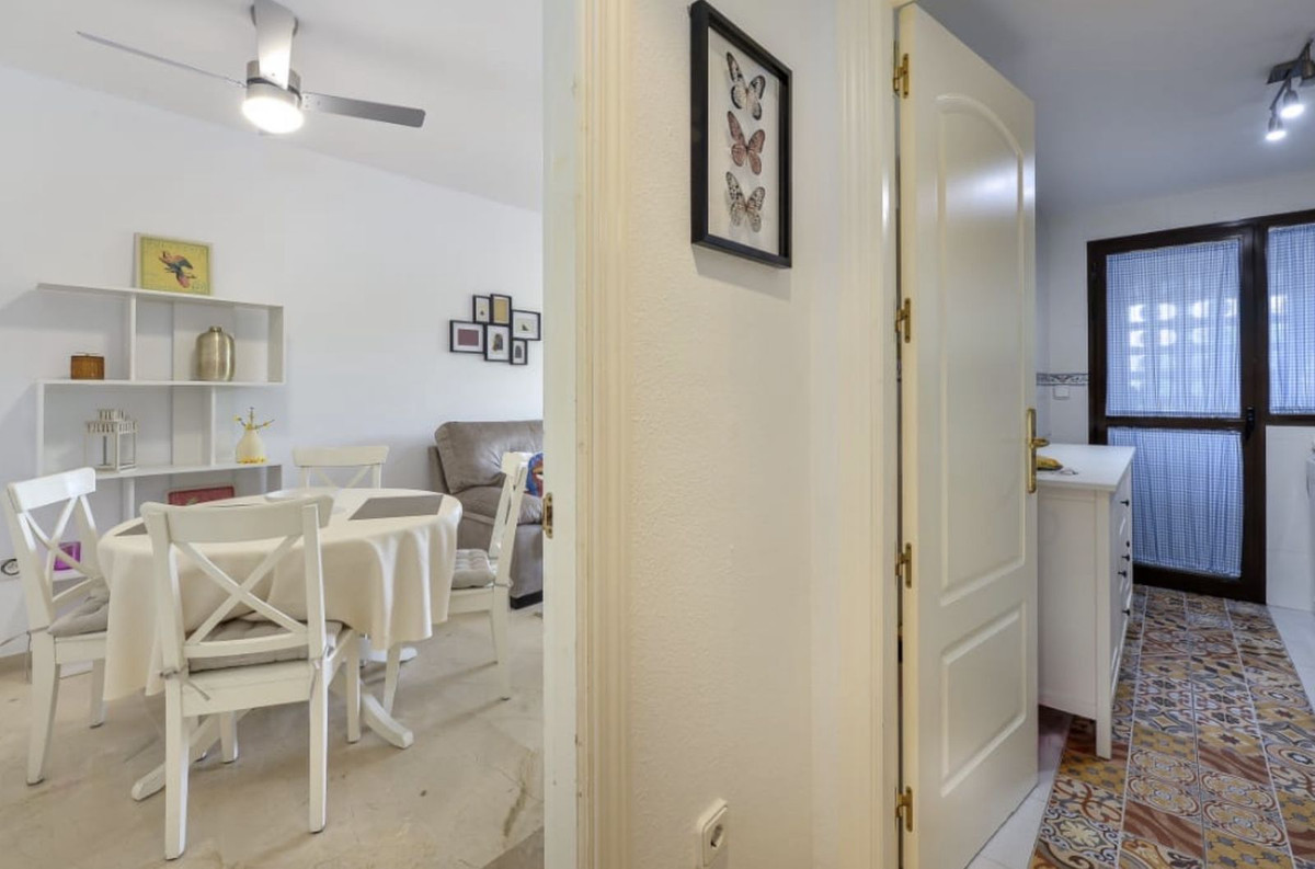 2 Bed Apartment for sale in La Duquesa Costa Del Sol, Málaga, Spain