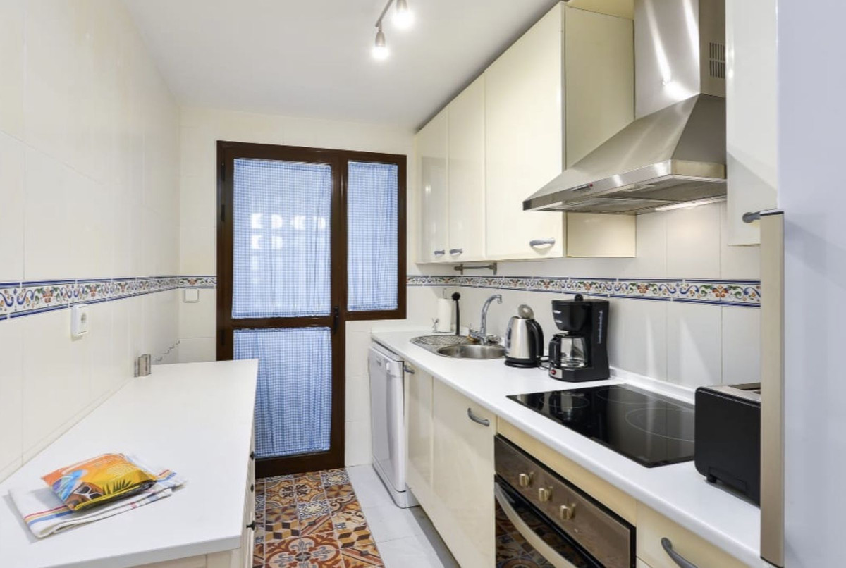 2 Bed Apartment for sale in La Duquesa Costa Del Sol, Málaga, Spain