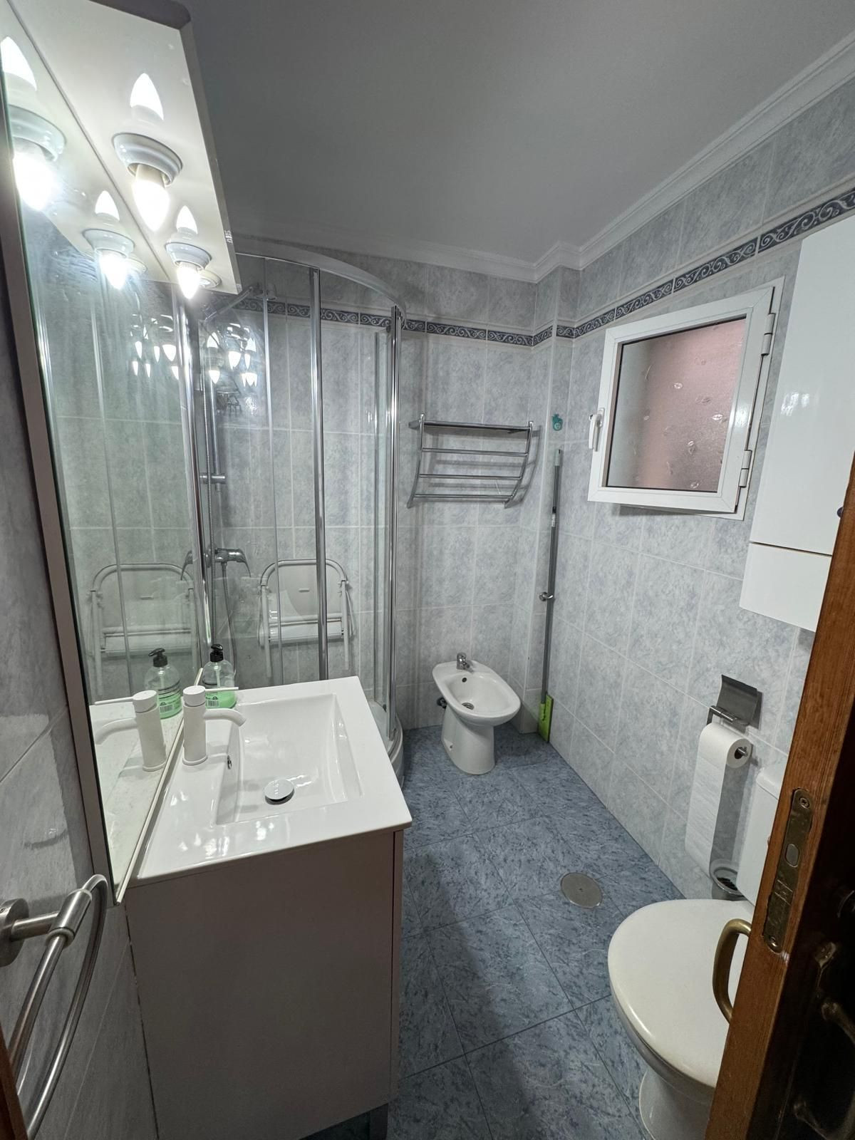 Se vende Apartamento Planta Media de 3 dormitorios en Costa Del Sol, Málaga, España