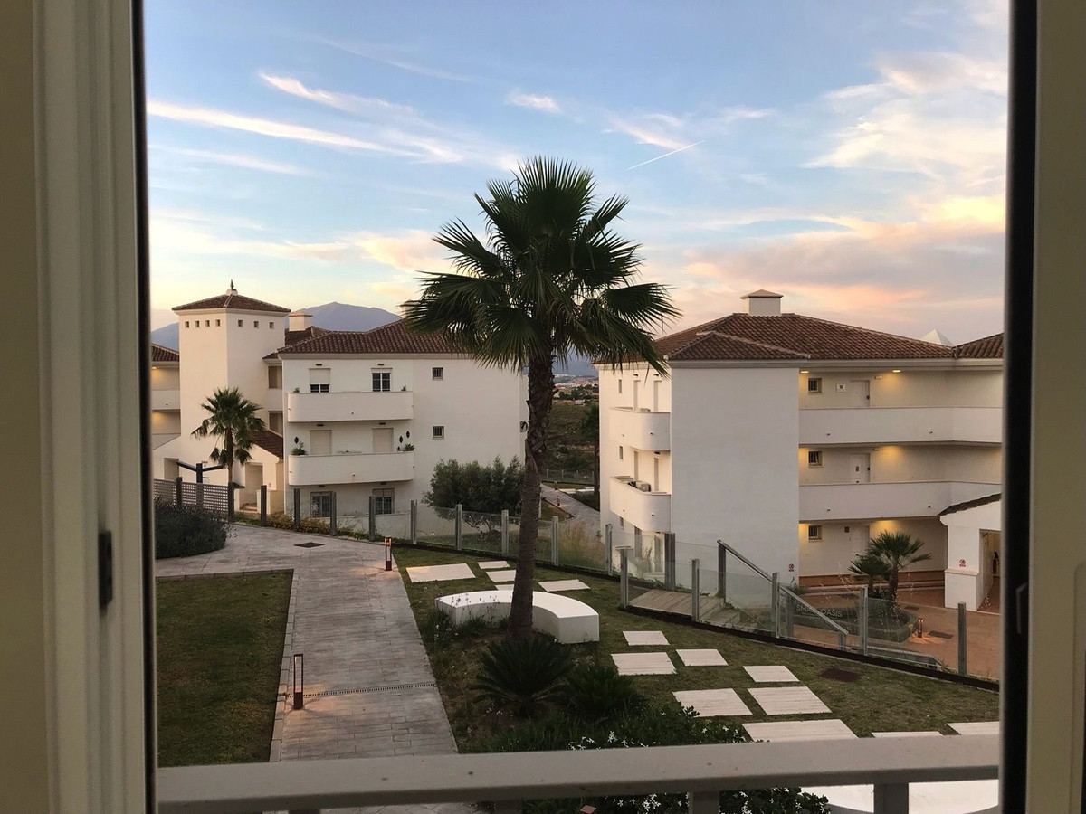 Se vende Apartamento Planta Media de 3 dormitorios en Costa Del Sol, Málaga, España