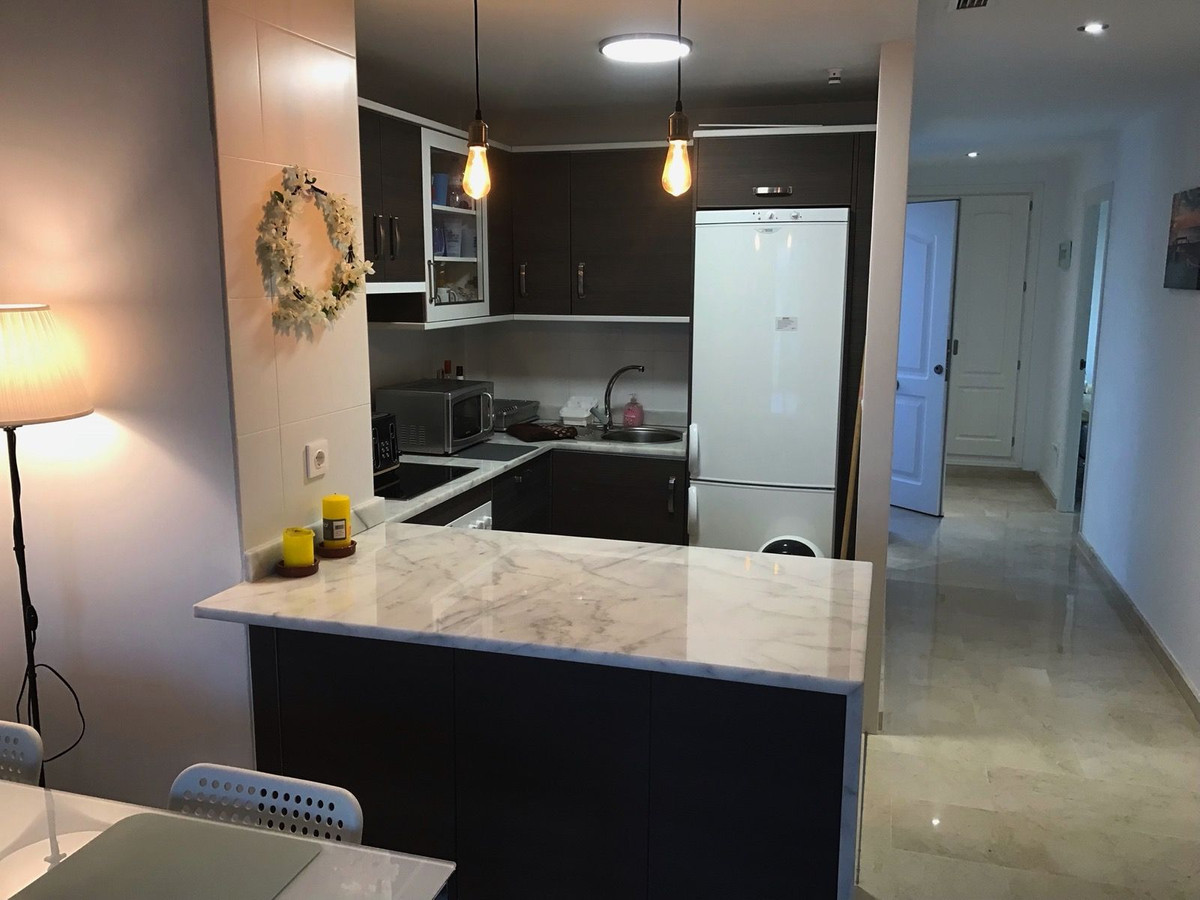 Se vende Apartamento Planta Media de 3 dormitorios en Costa Del Sol, Málaga, España