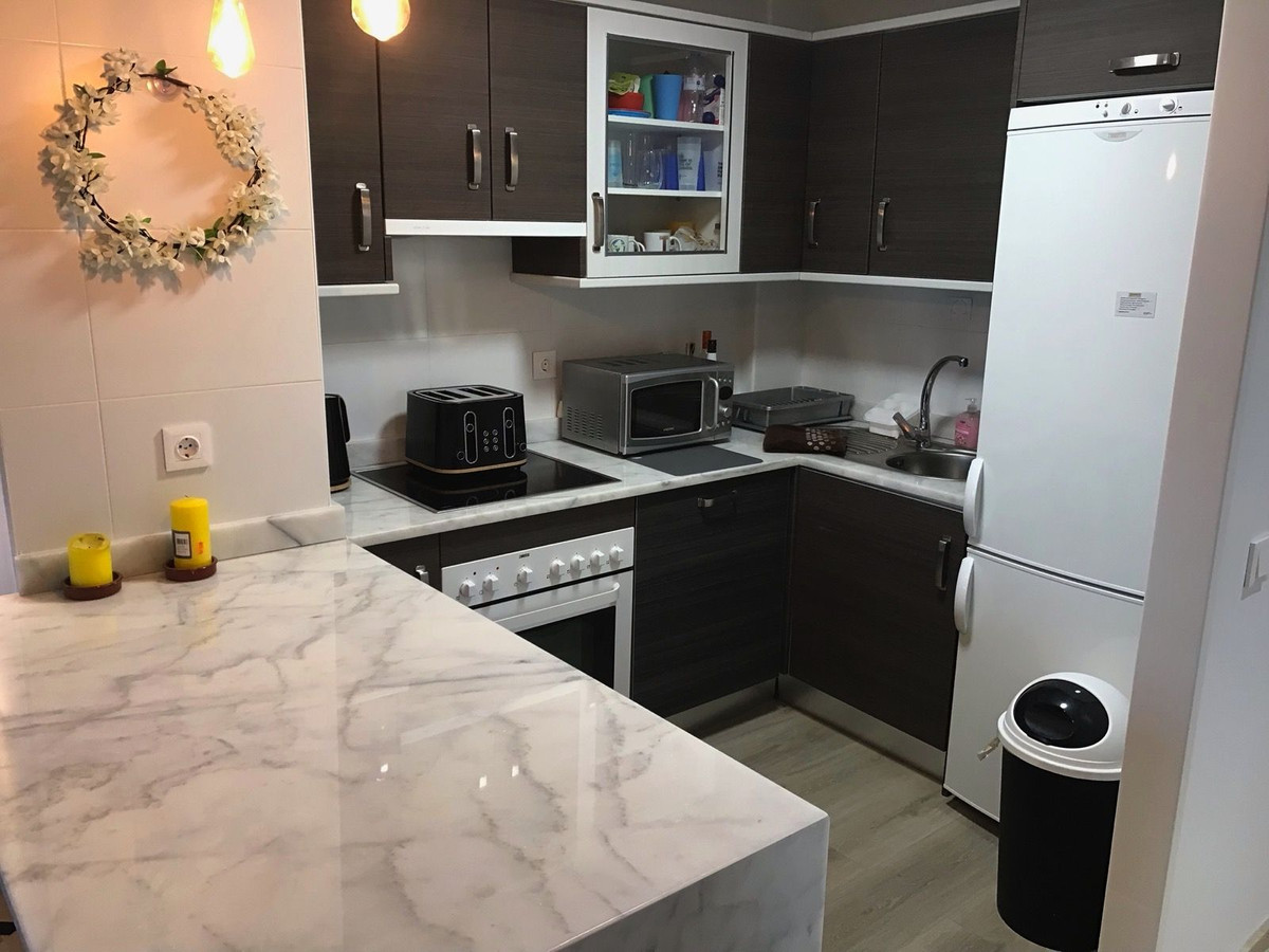 Se vende Apartamento Planta Media de 3 dormitorios en Costa Del Sol, Málaga, España