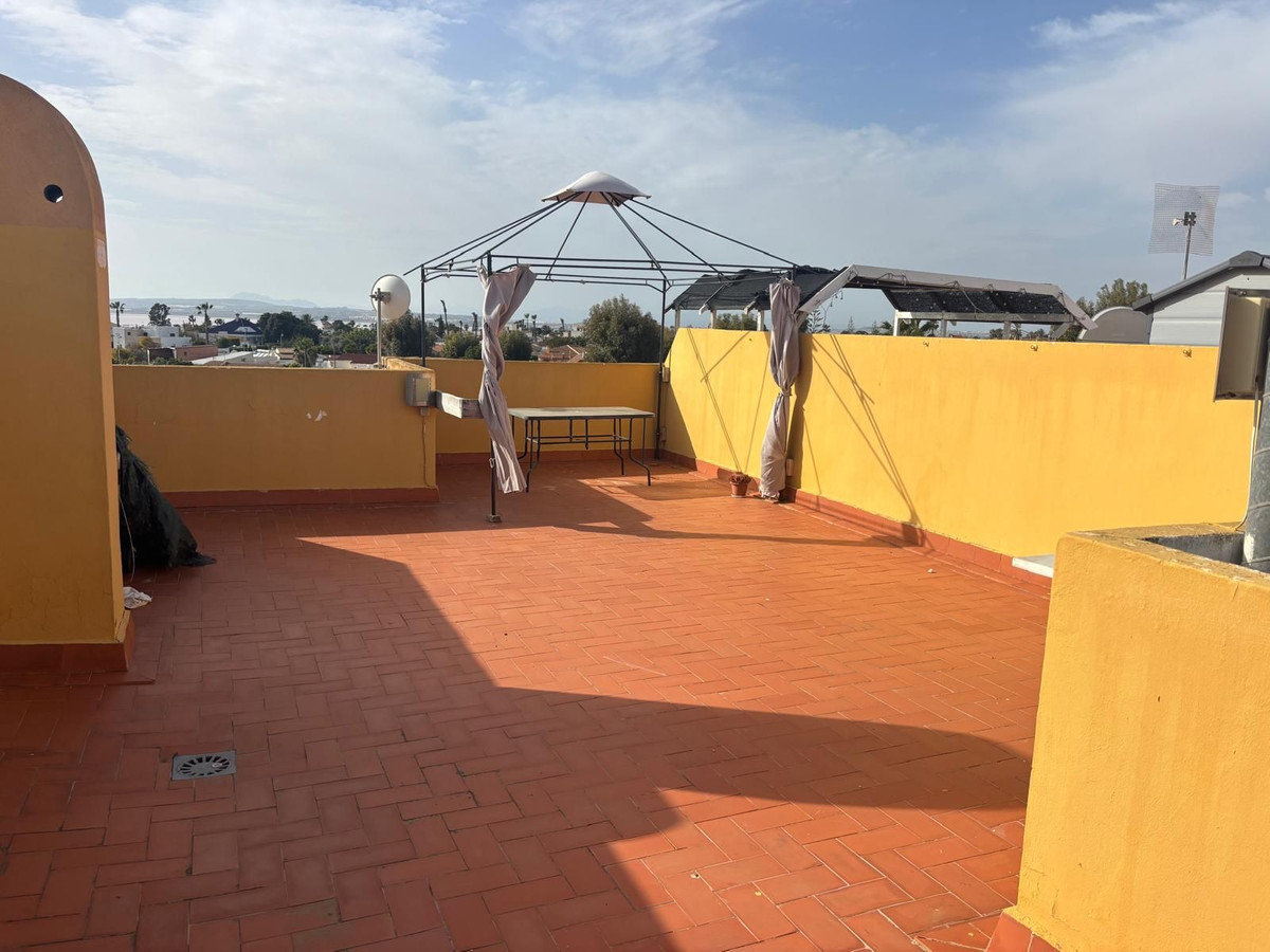 Se vende Apartamento en Planta Última de 2 dormitorios en Costa Blanca, Alicante, España