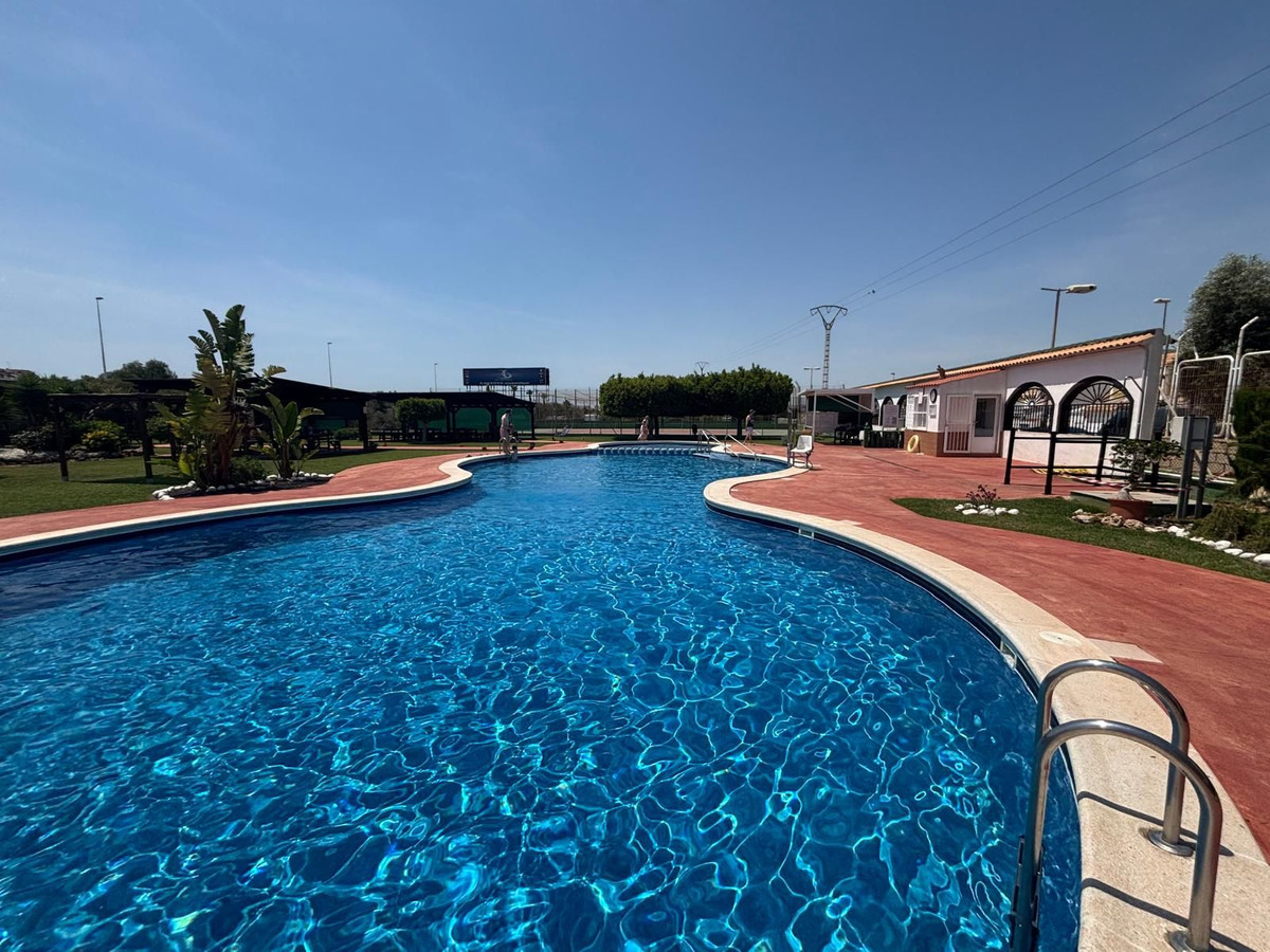 Se vende Apartamento en Planta Última de 2 dormitorios en Costa Blanca, Alicante, España