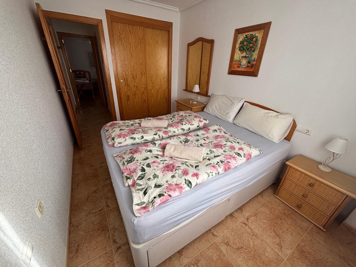 Se vende Apartamento en Planta Última de 2 dormitorios en Costa Blanca, Alicante, España