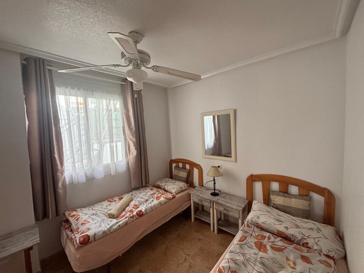 Se vende Apartamento en Planta Última de 2 dormitorios en Costa Blanca, Alicante, España