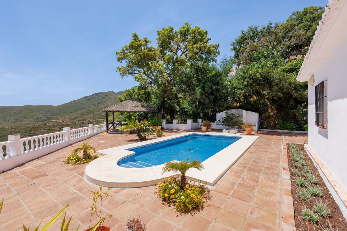 5 Bed Townhouse for sale in Alhaurín El Grande Costa Del Sol, Málaga, Spain