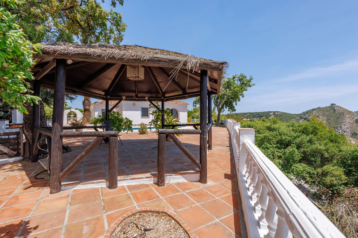 5 Bed Townhouse for sale in Alhaurín El Grande Costa Del Sol, Málaga, Spain