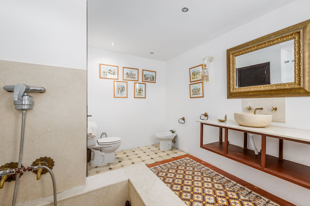 5 Bed Townhouse for sale in Alhaurín El Grande Costa Del Sol, Málaga, Spain