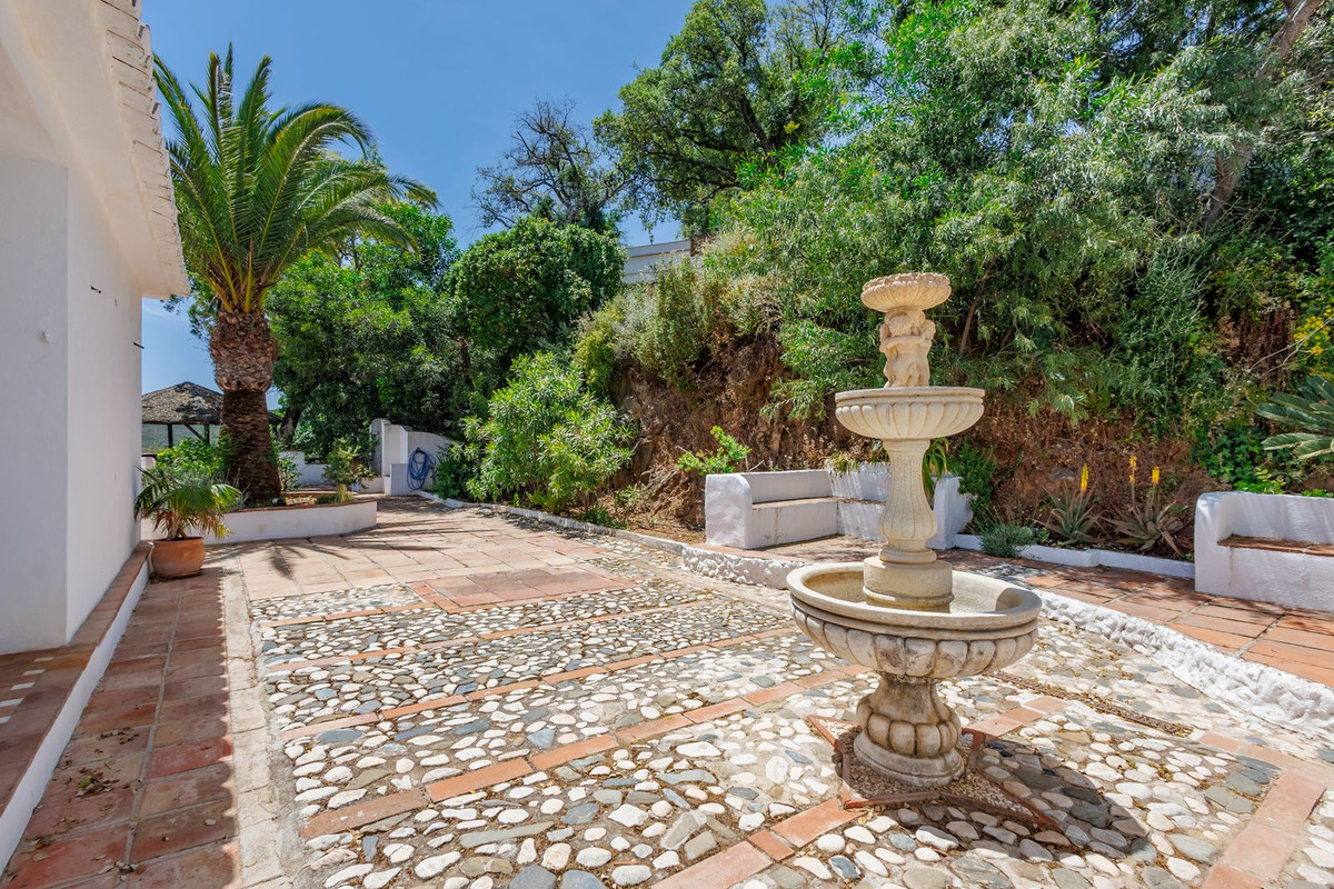 5 Bed Townhouse for sale in Alhaurín El Grande Costa Del Sol, Málaga, Spain