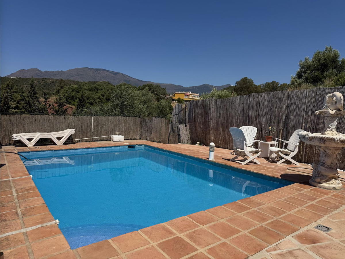 6 Bed Townhouse for sale in Estepona Costa Del Sol, Málaga, Spain