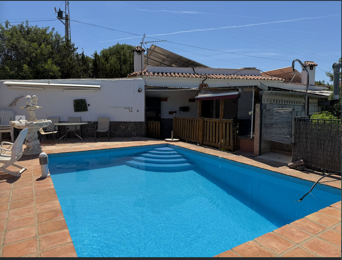 6 Bed Townhouse for sale in Estepona Costa Del Sol, Málaga, Spain