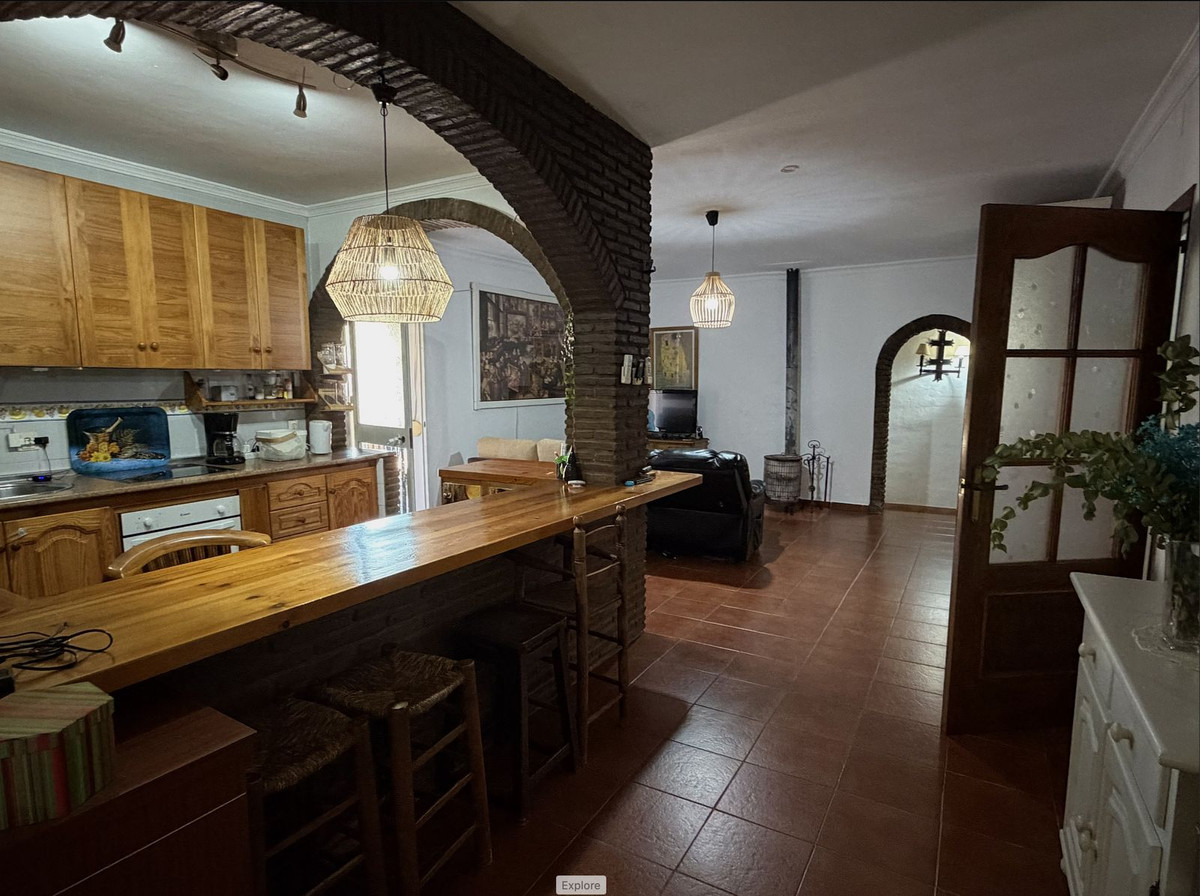 6 Bed Townhouse for sale in Estepona Costa Del Sol, Málaga, Spain