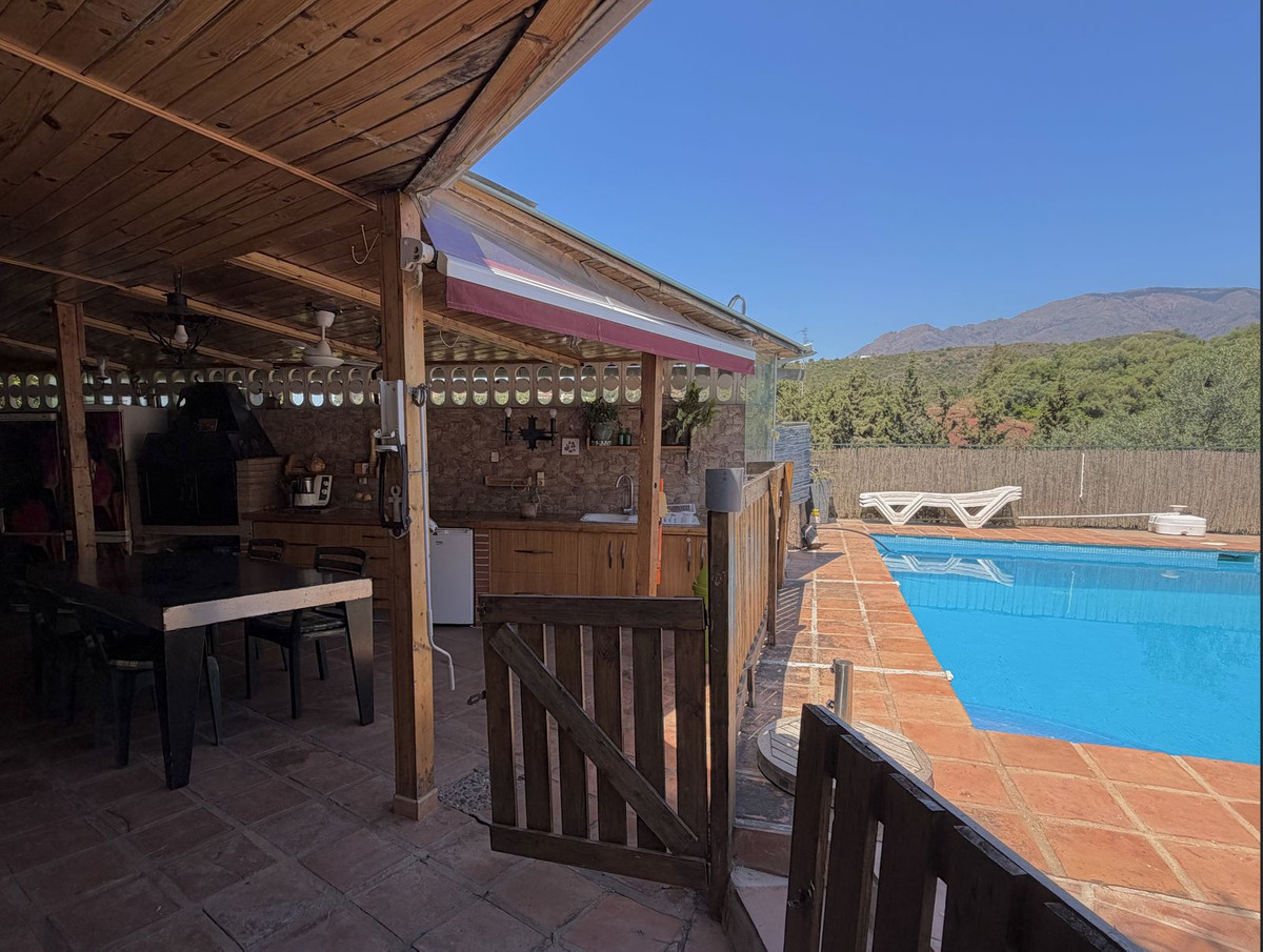 6 Bed Townhouse for sale in Estepona Costa Del Sol, Málaga, Spain