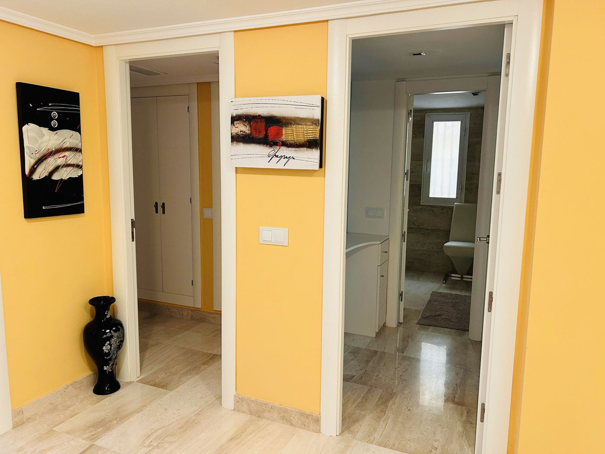 2 Bed Apartment for sale in Elviria Costa Del Sol, Málaga, Spain
