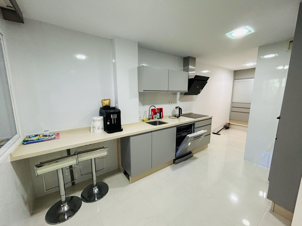 2 Bed Apartment for sale in Elviria Costa Del Sol, Málaga, Spain