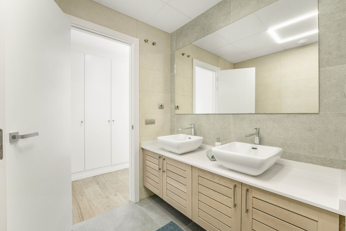3 Bed Apartment for sale in San Roque Costa Del Sol, Cádiz, Spain