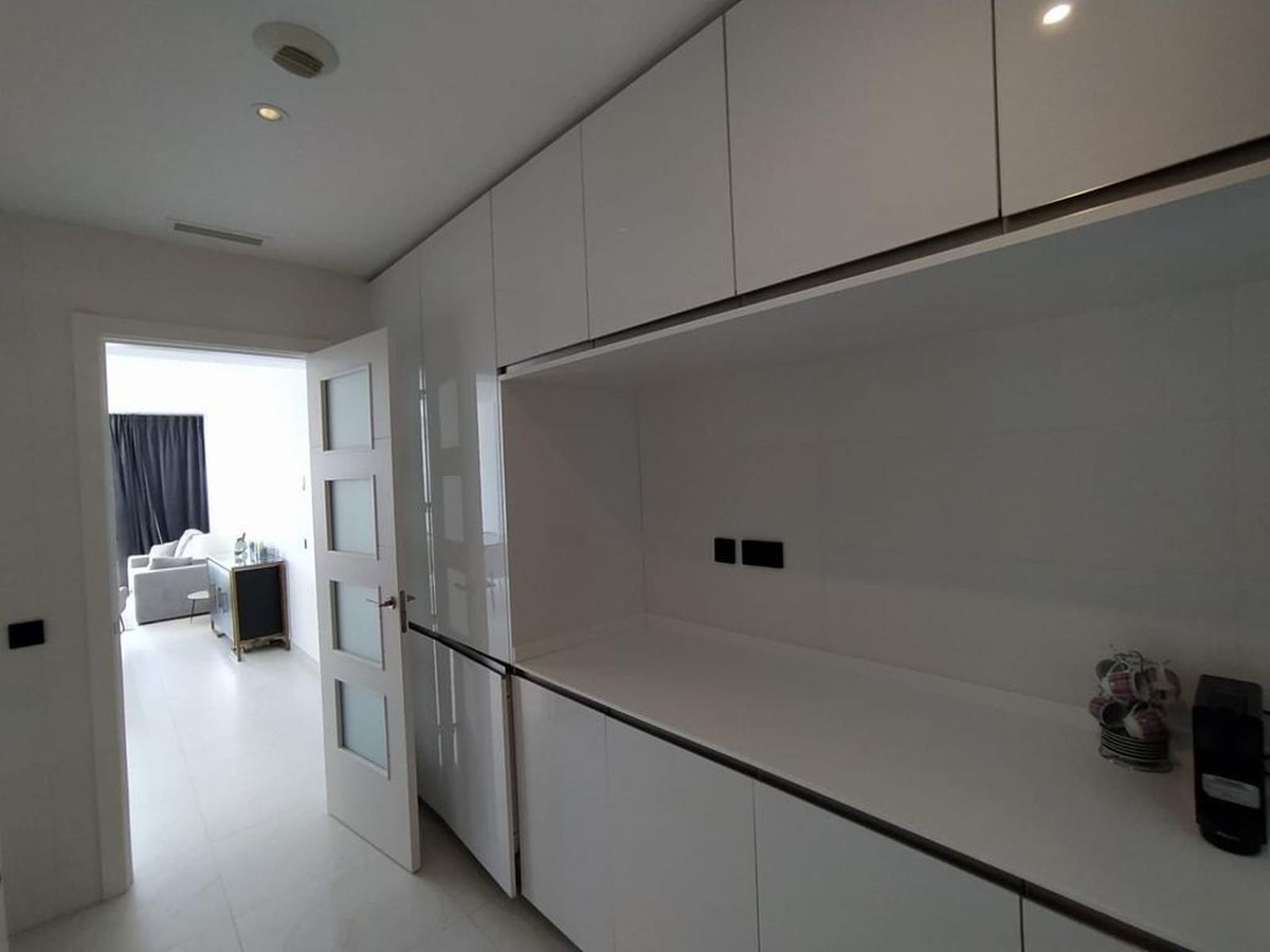 2 Bed Apartment for sale in Estepona Costa Del Sol, Málaga, Spain